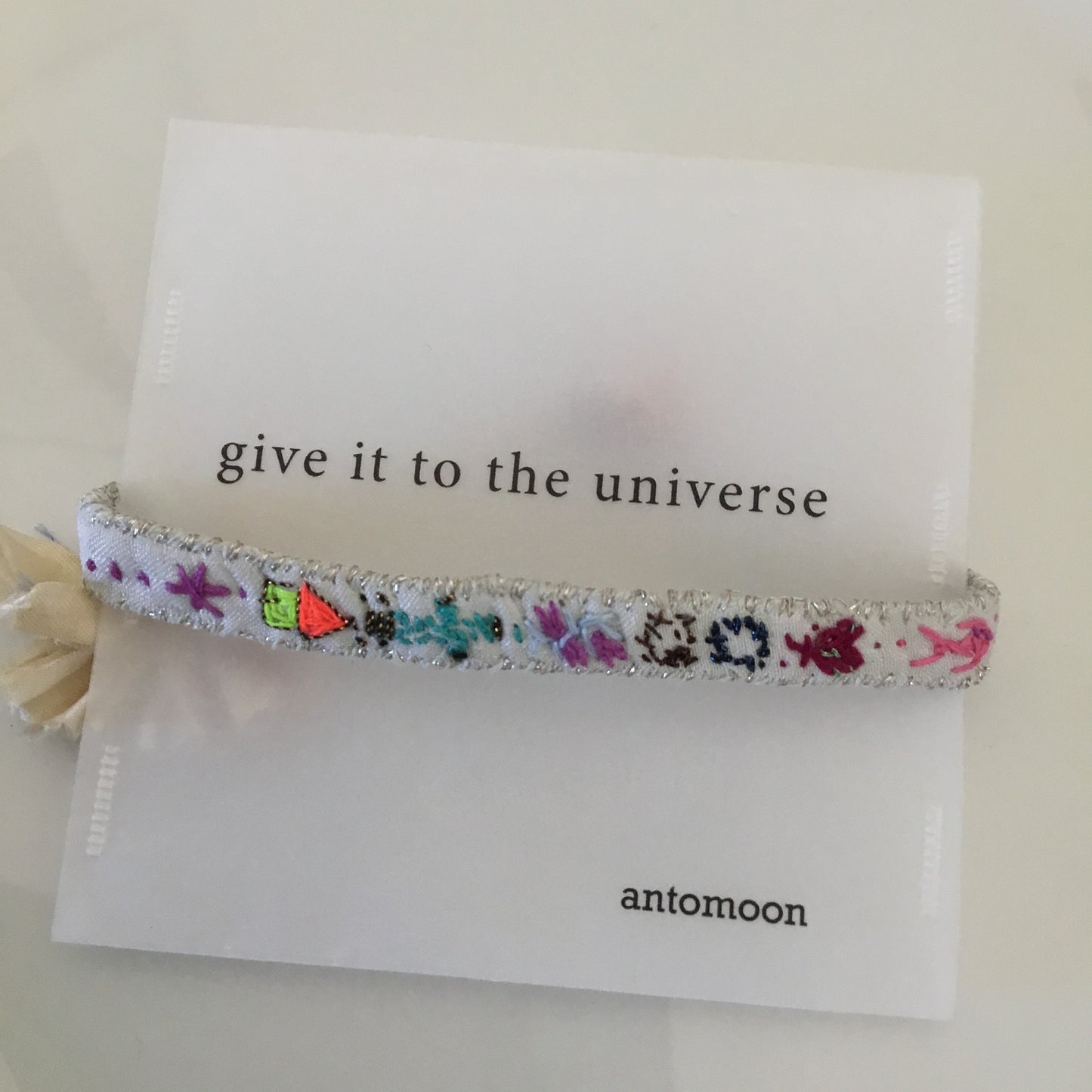 EMBROIDERED BRACELET - SILVER