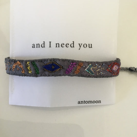 EMBROIDERED BRACELET - GREY