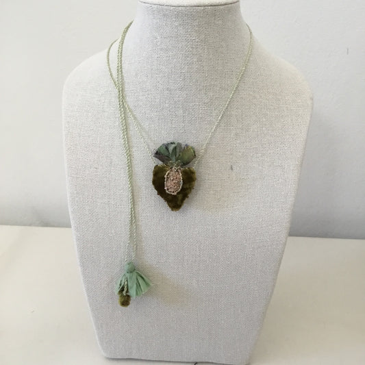 VELVET HEART - OLIVE